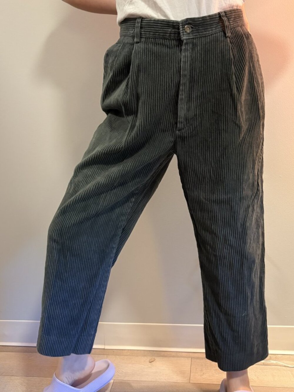 Vintage Haggar Black Label Size 35” Waist Women's Gray Corduroy Cropped Pants wi